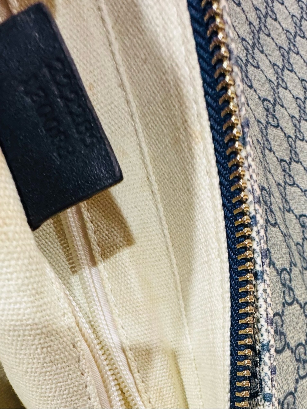 GUCCI Beige Monogram Messenger Bag with Navy Trim - Picture 11 of 11